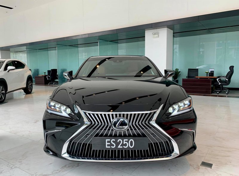Лексус ЕС 250 салон