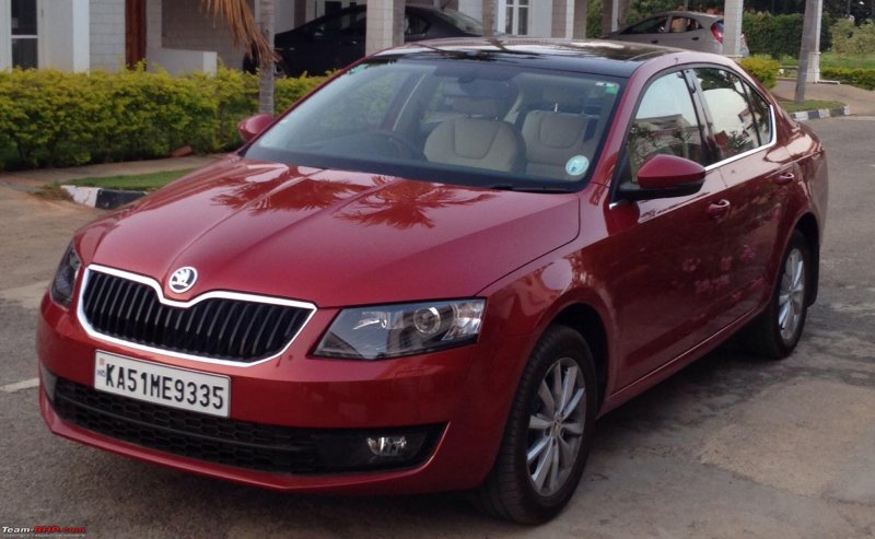 Škoda Octavia 2021 красная