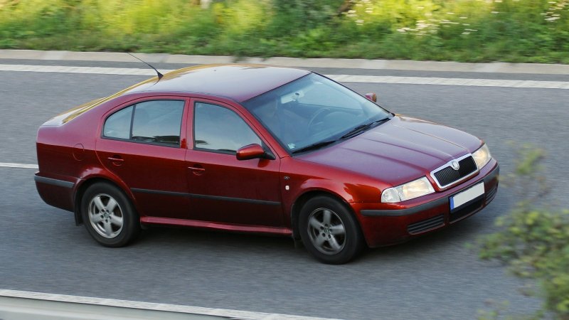 Skoda Superb mk2 бордовый