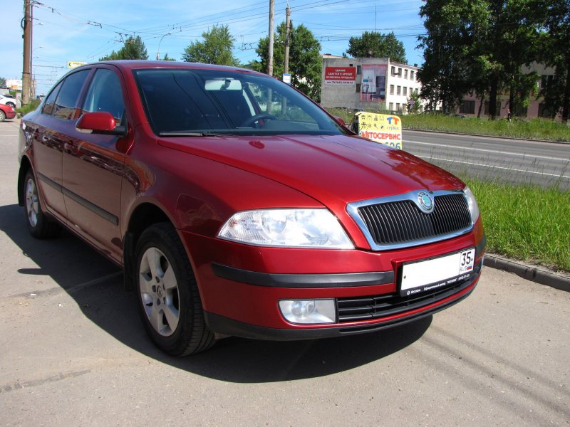 Skoda Octavia Вишневая