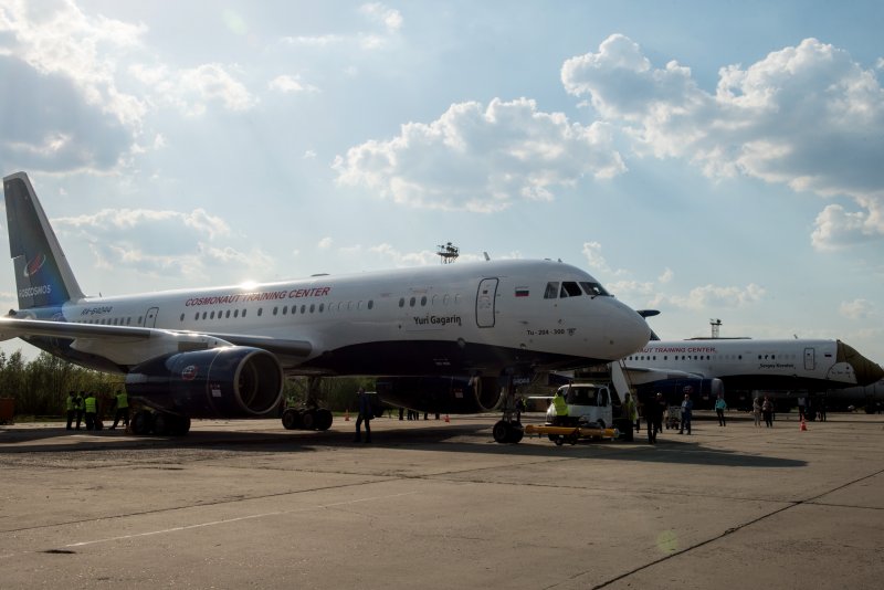 Ту-204-300 пассажирский самолёт