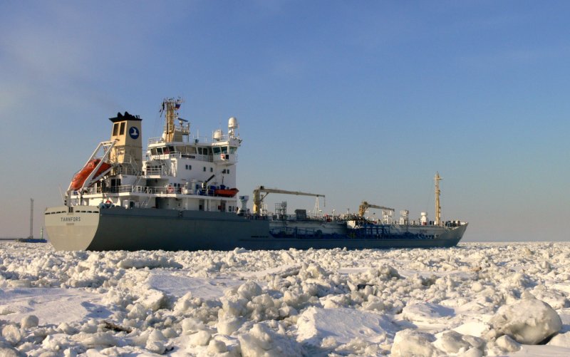 Танкер Газпромнефть Мурманск