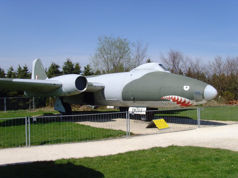 English Electric Canberra фото