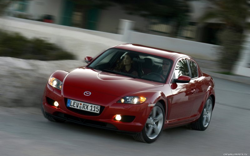 Машина Мазда RX 8