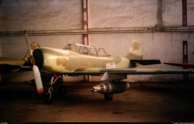 Modelsvit 4809 Yak-9d long-range WWII Fighter 5x Camo 1/48