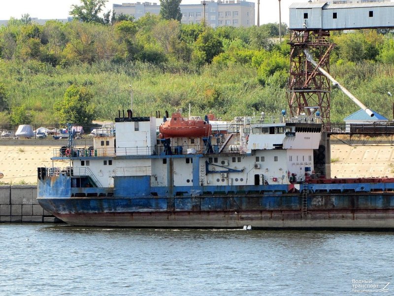 Танкер Генрих Гасанов