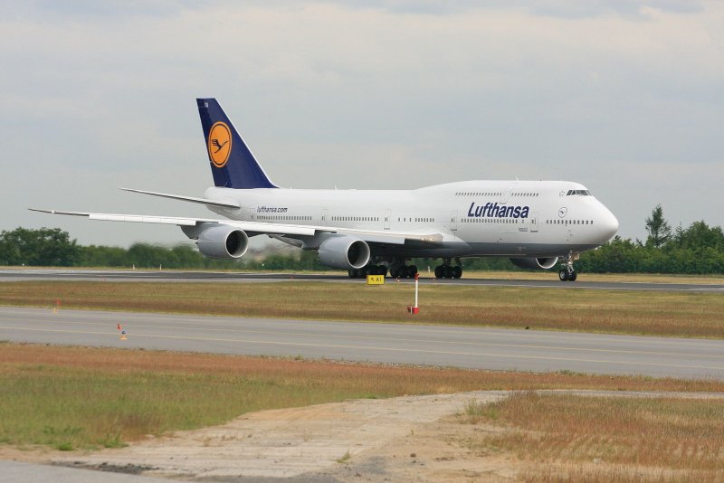 Размах крыла Боинг 747 400