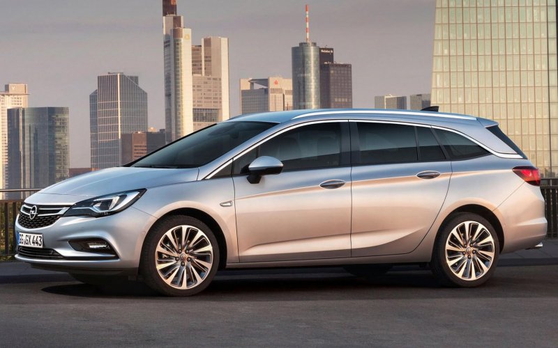Опель Астра Sports Tourer 2015