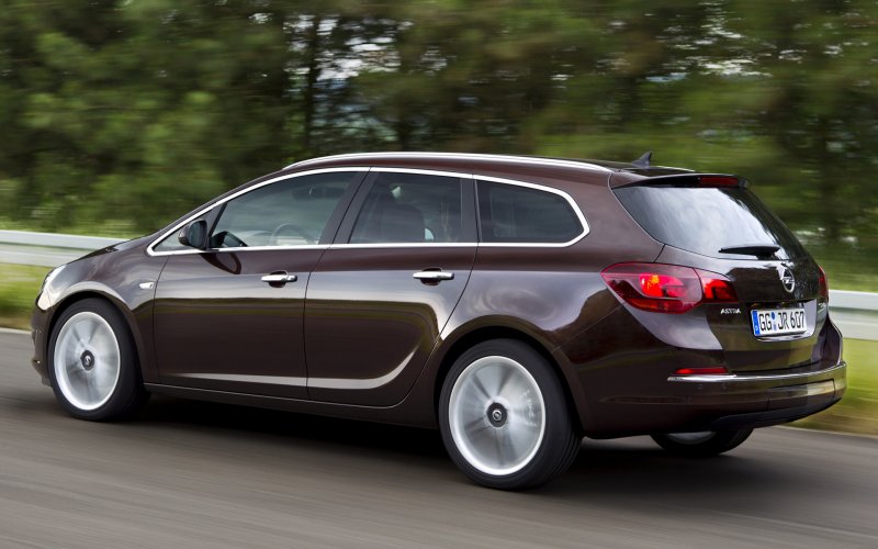 Опель Астра Sports Tourer 2012