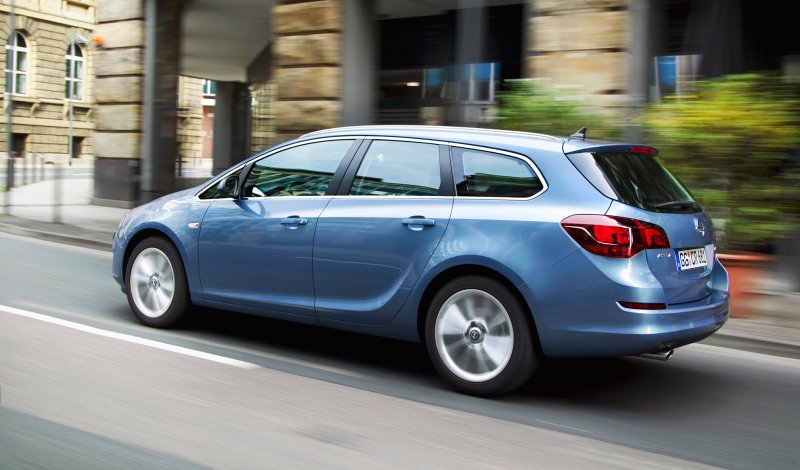 Opel Astra 2010 универсал