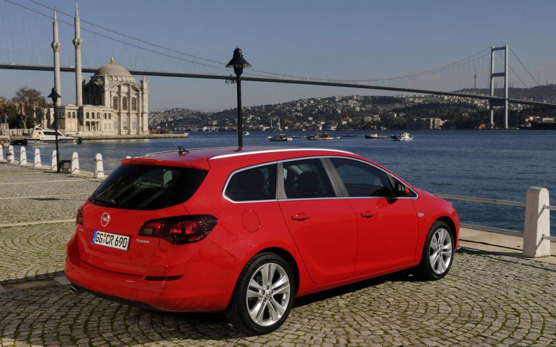 Опель Астра Sports Tourer