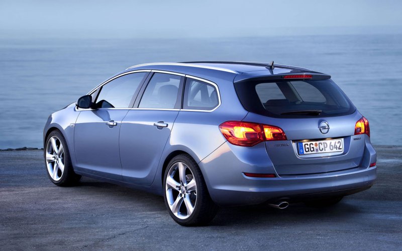 Опель Астра Sports Tourer 2012