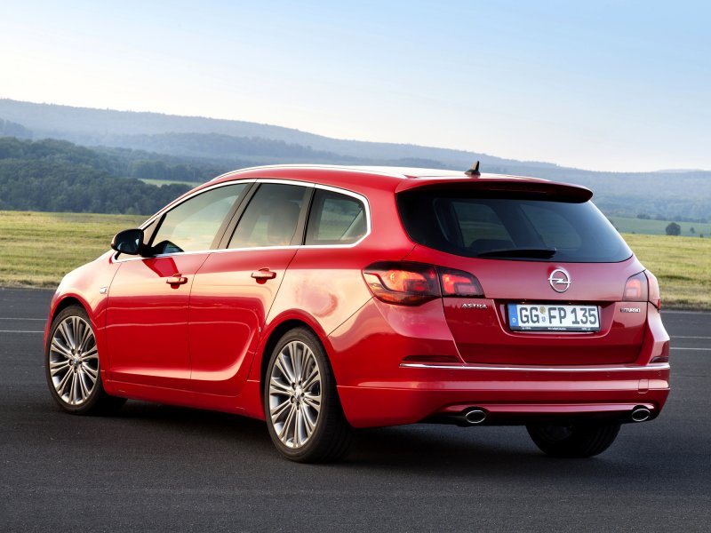 Опель Астра Sports Tourer 2012
