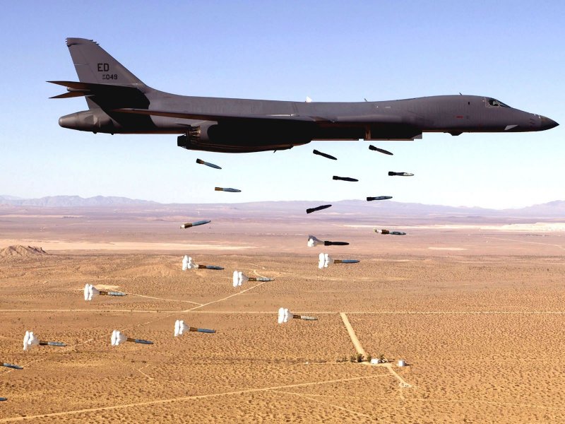 B-1 Lancer и b-52 Stratofortress