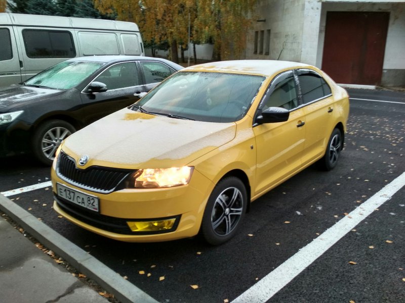 Skoda Rapid Style Black