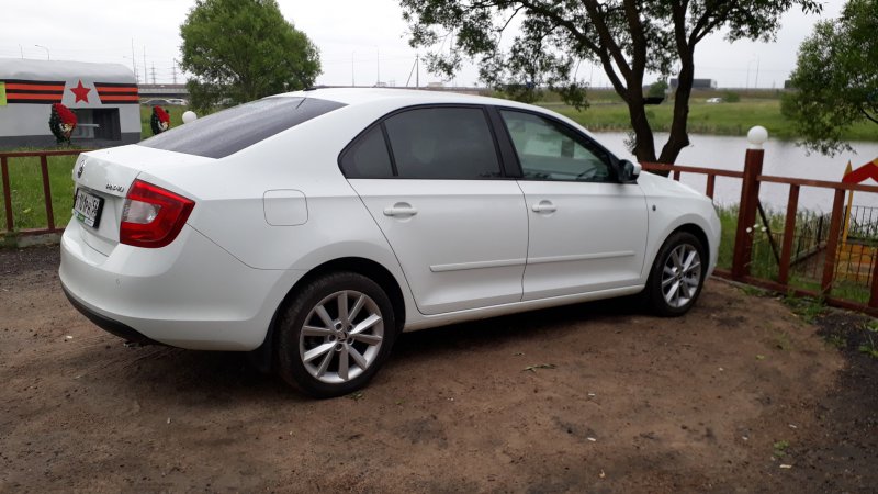 Skoda Rapid Style 1.6 at