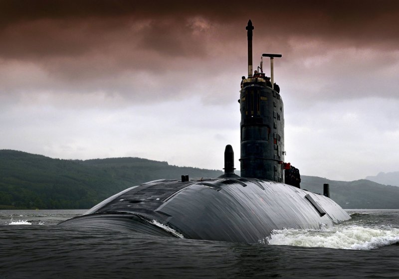 HMS Torbay s90