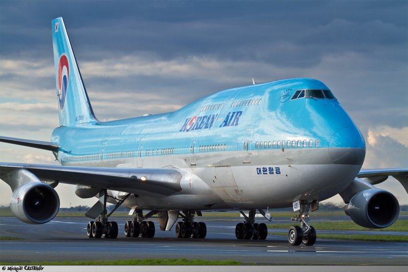 Авиалайнер Boeing 747