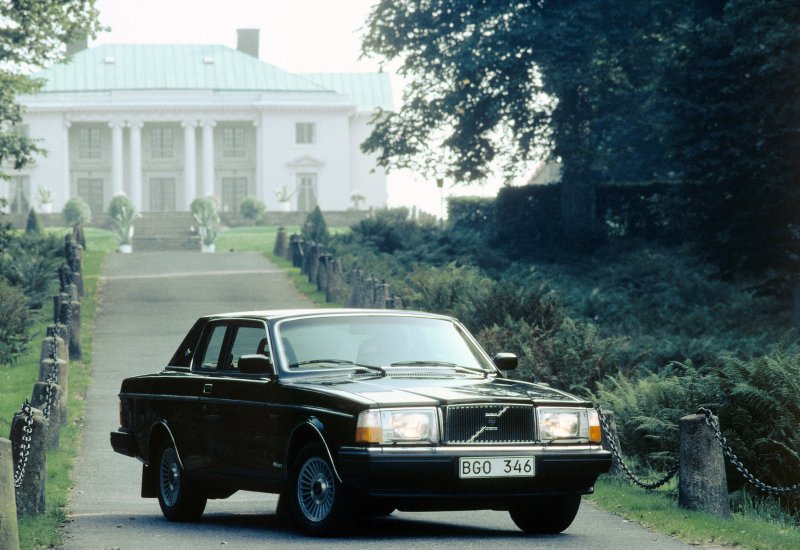 Volvo 240 обои