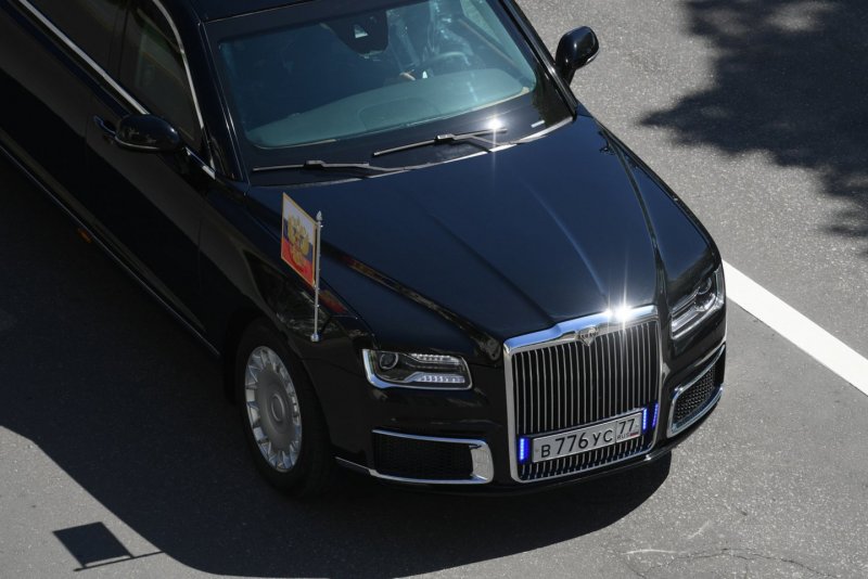 City car Driving Mod Aurus Senat