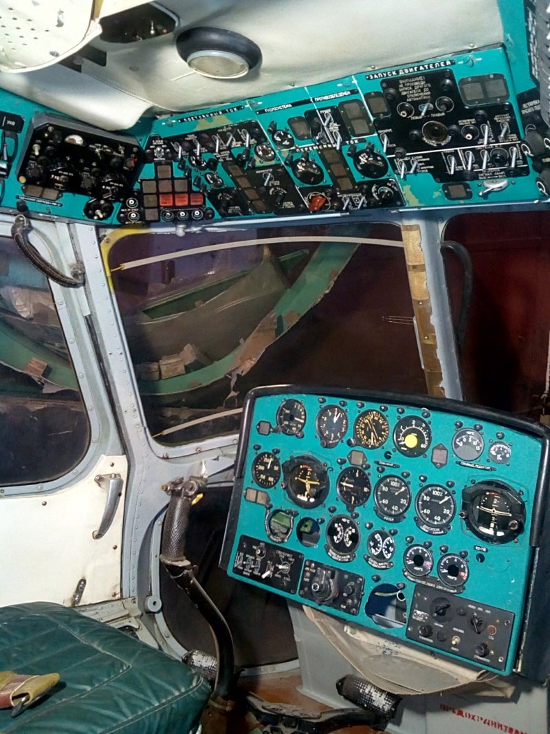 Ми-2 пассажирская кабина