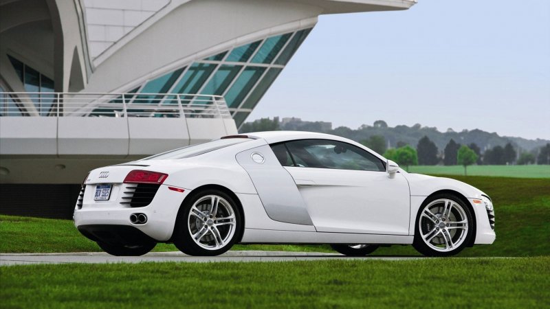Audi r8 White