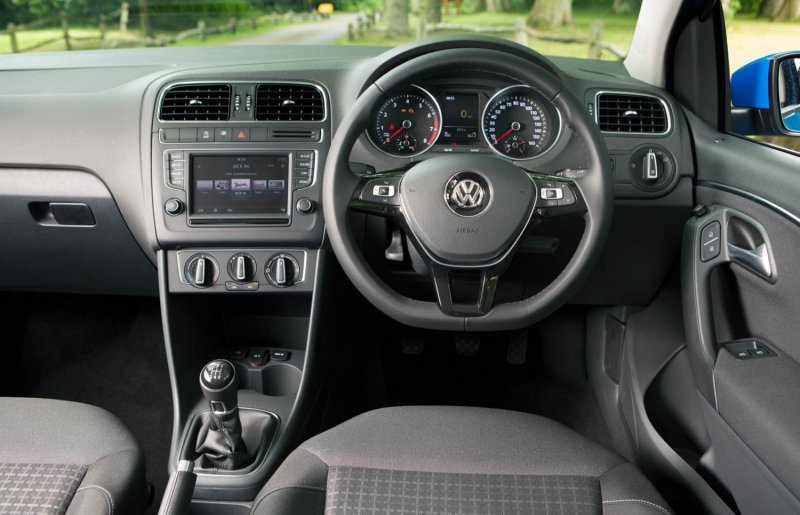 Volkswagen Polo 2014 Interior