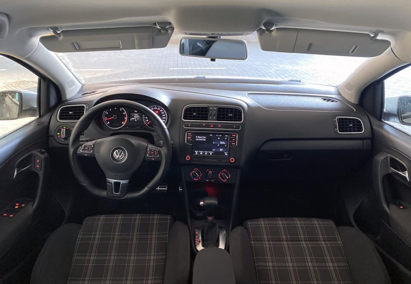 Polo sedan 2010 салон