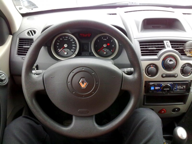 Приборная панель Renault Megane RS