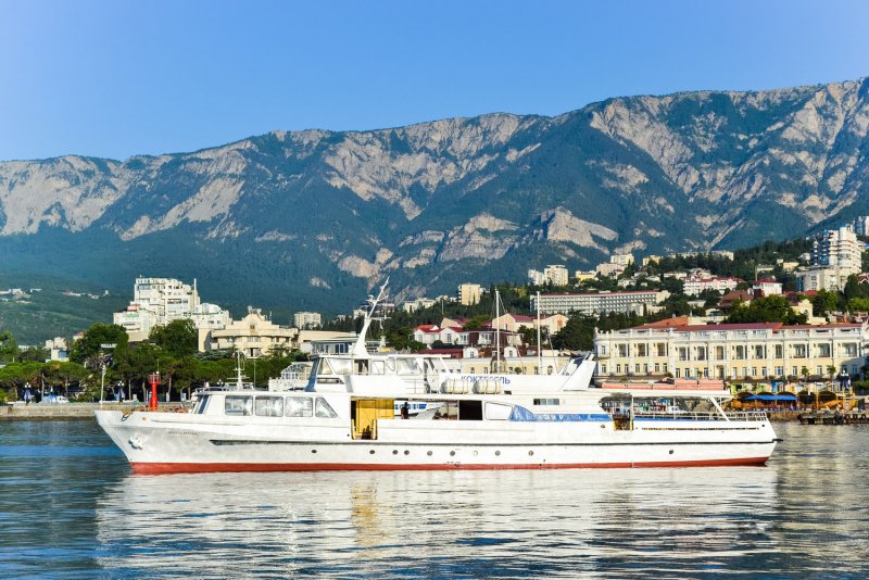 Прогулочный катер Ялта