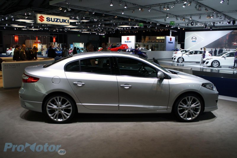 Renault Fluence заниженной