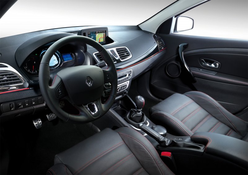 Renault Fluence салон