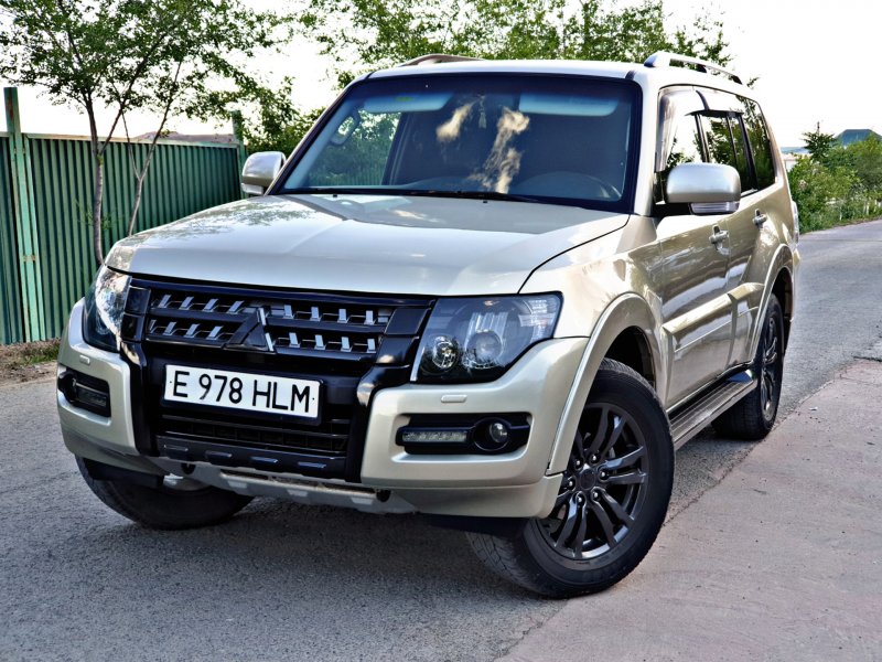 Mitsubishi Pajero 4
