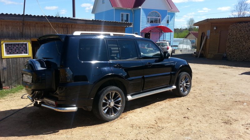 Mitsubishi Pajero 3 r20