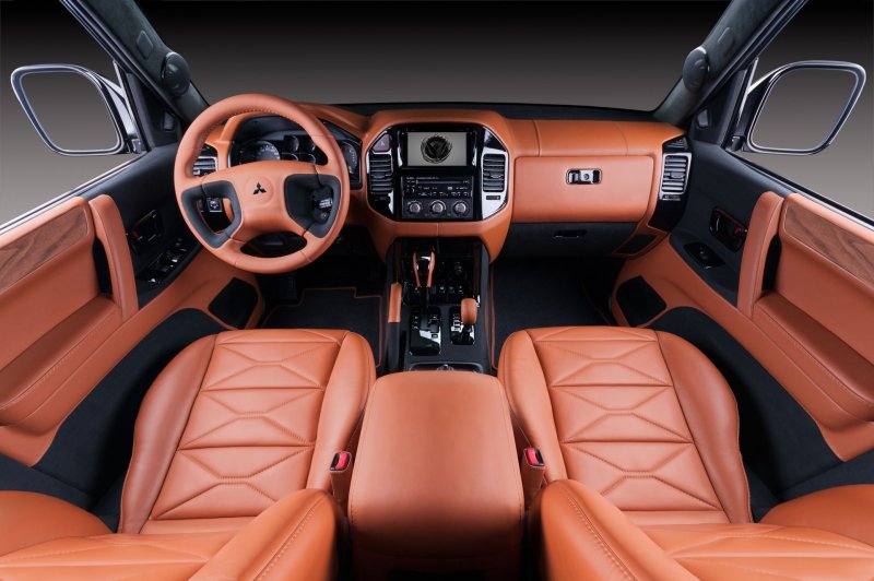 Mitsubishi Pajero 3 салон