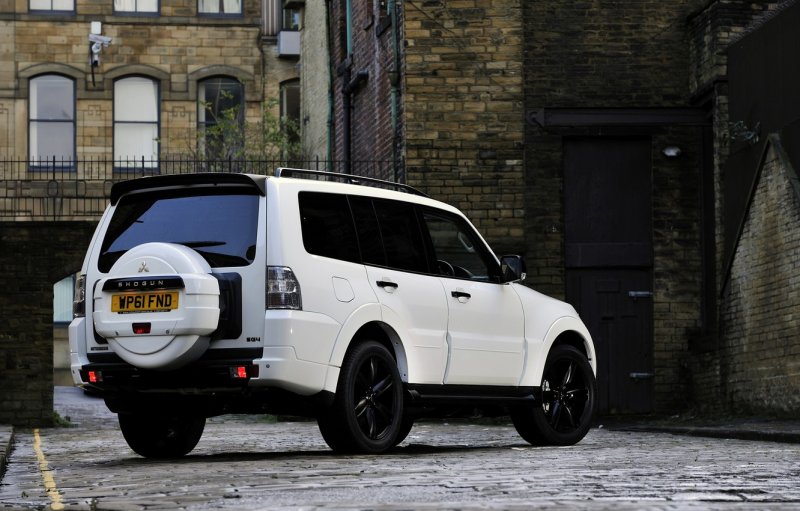 Mitsubishi Shogun 2013