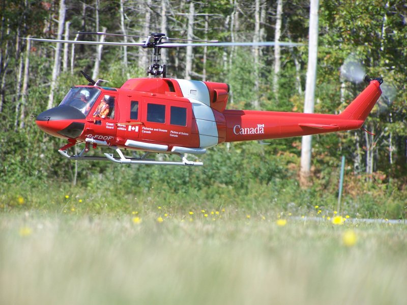 Bell 212 вертолет