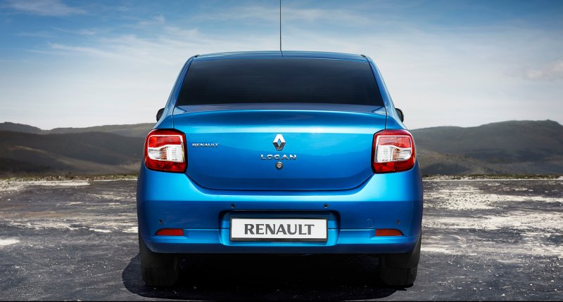 Renault Logan сзади