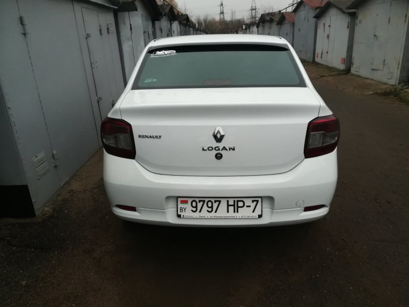 Рено Логан 2 зад