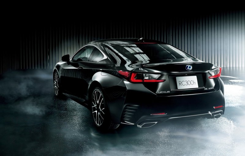 Lexus x200 черный сзади