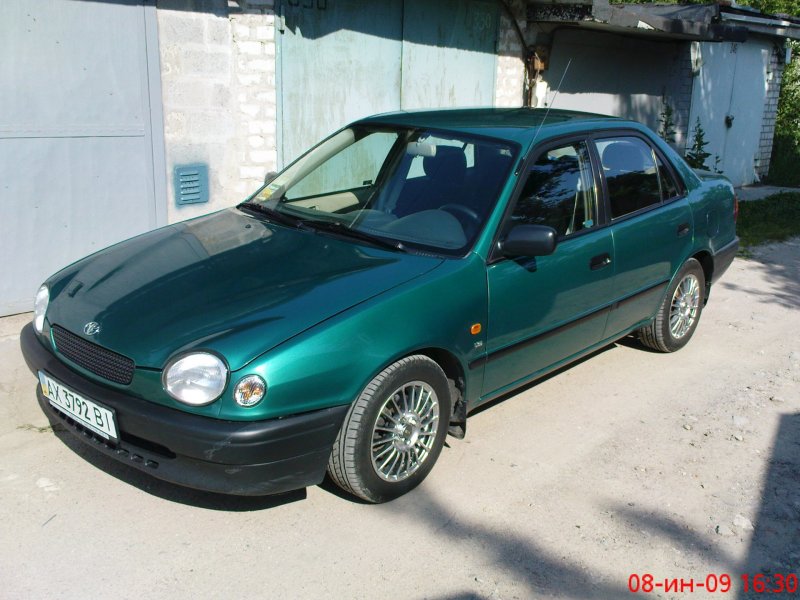 Toyota Corolla 1998 хэтчбек