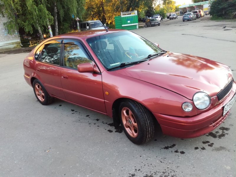 Toyota Corolla 1998 хэтчбек
