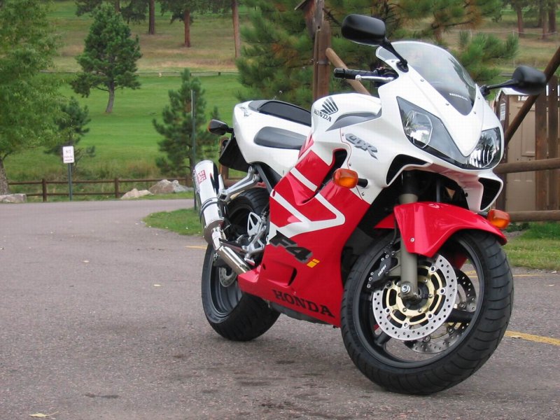 Honda f4i Dominator
