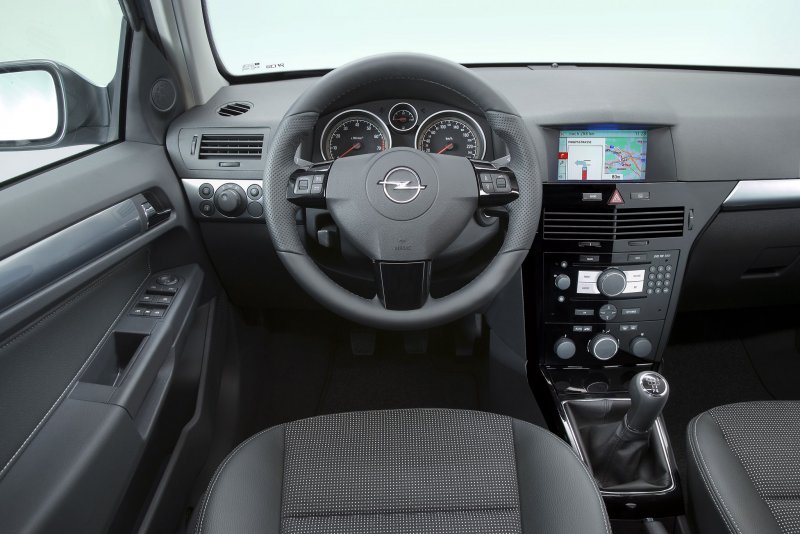 Opel Astra h 2006 салон