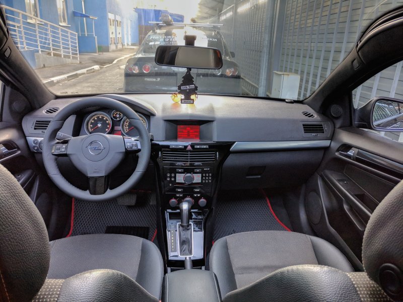 Opel Astra h GTC салон
