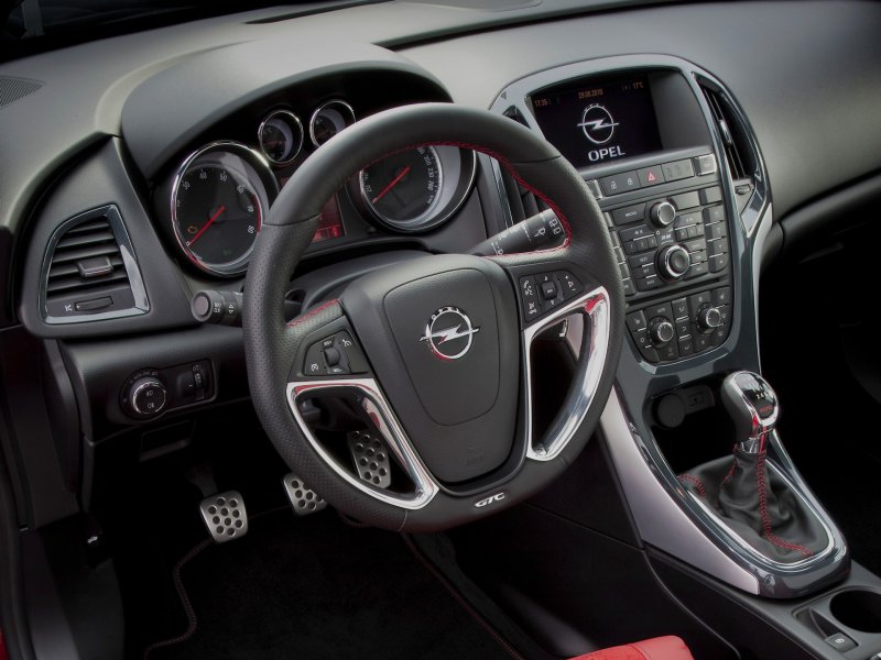 Опель Астра GTC салон