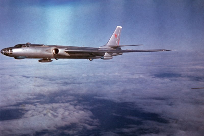 Бомбардировщик реактивный ту-16