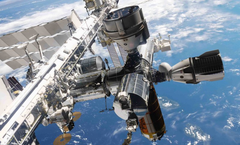 Корабль МКС SPACEX