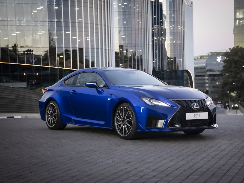 Lexus RC F синий