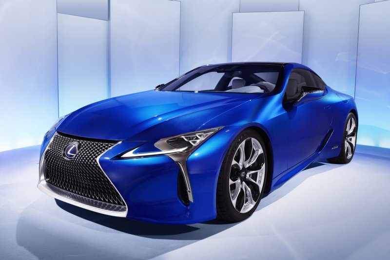 Lexus LC 500 синий